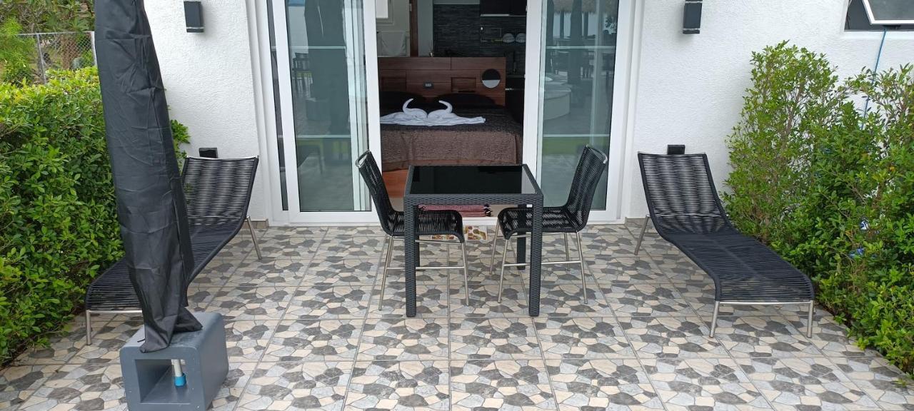 Beachfront Pool And Apartamento Koh Chang