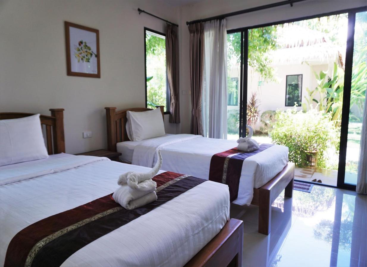 Papa's And Rabbit Cafe Resort
