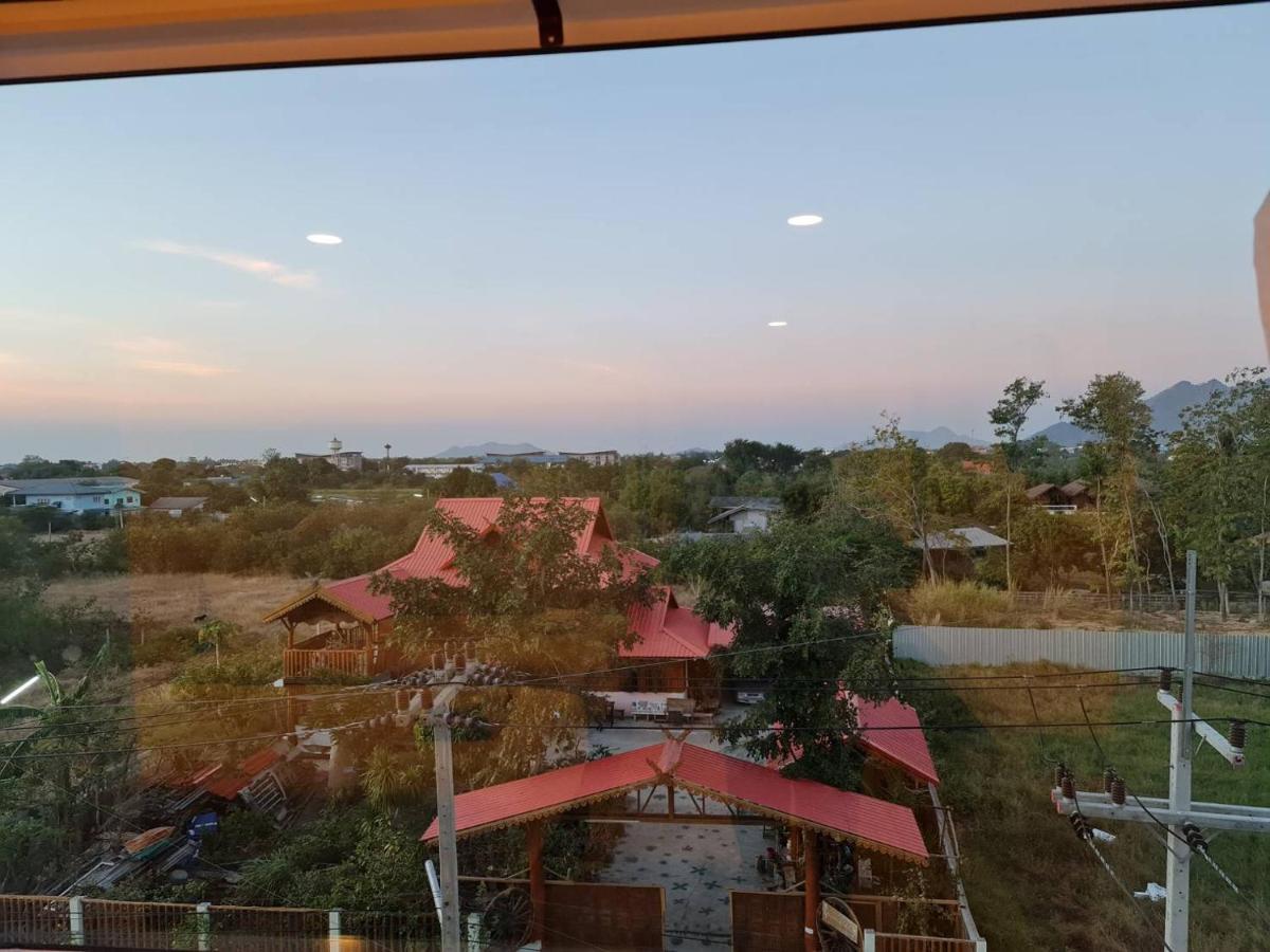 Hotel The Charlotte Smart Lopburi