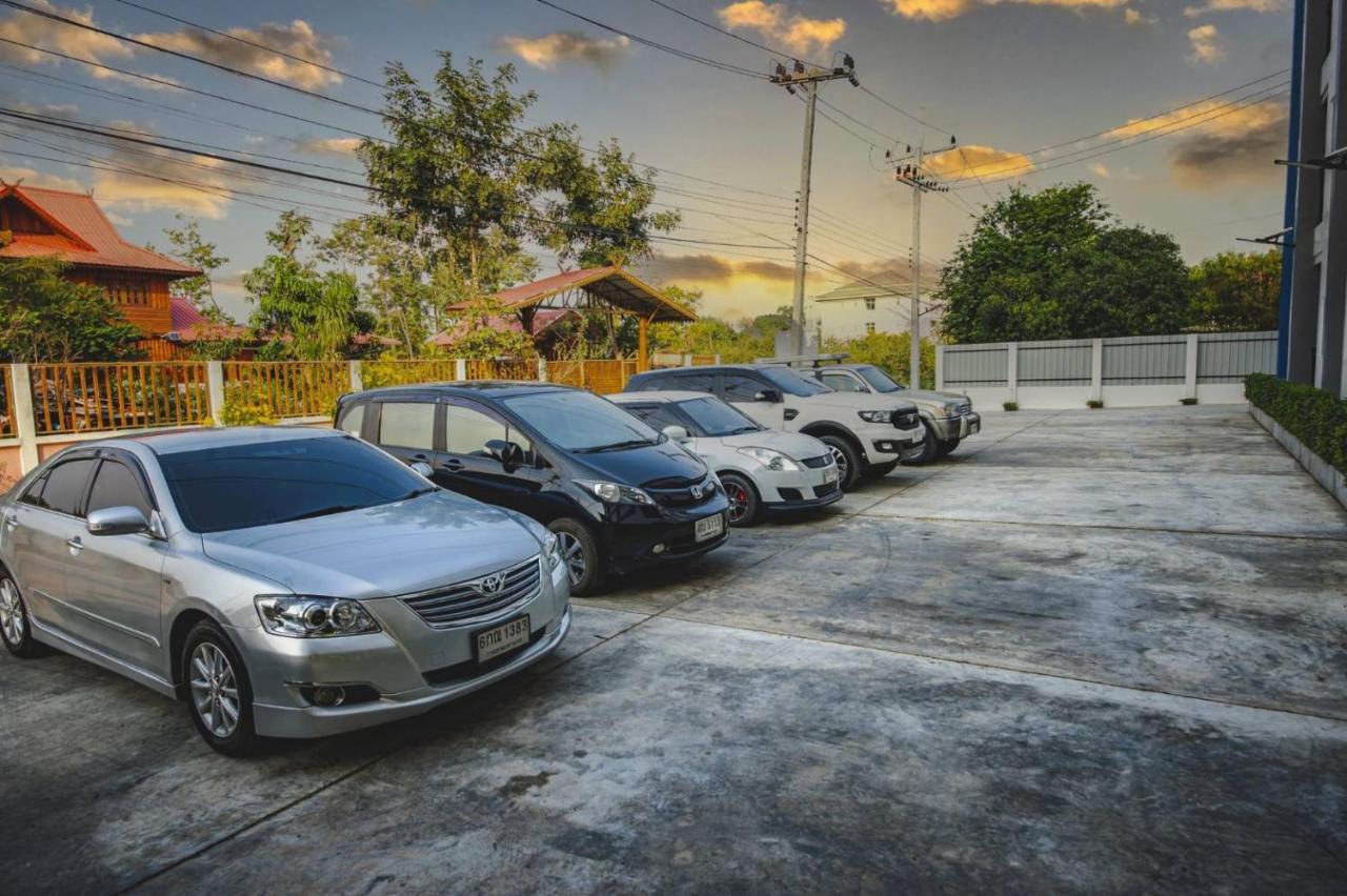 Hotel The Charlotte Smart Lopburi