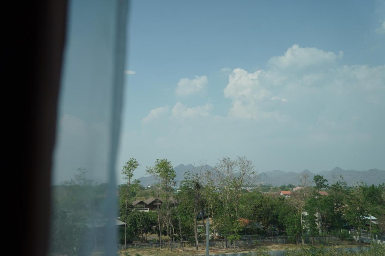 Hotel The Charlotte Smart Lopburi