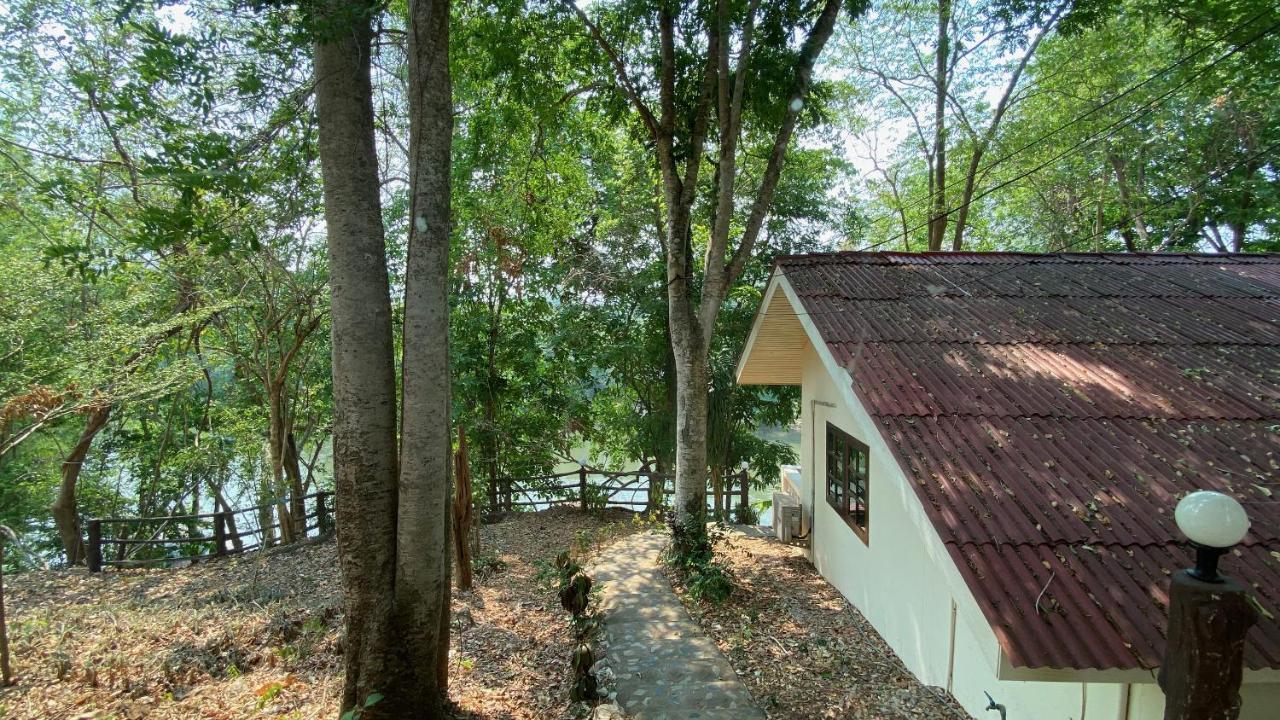 Saiyok River House Resort Sai Yok