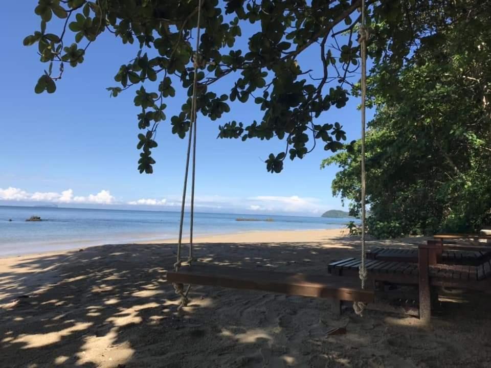 Kohjum Seafront Guest house Koh Jum
