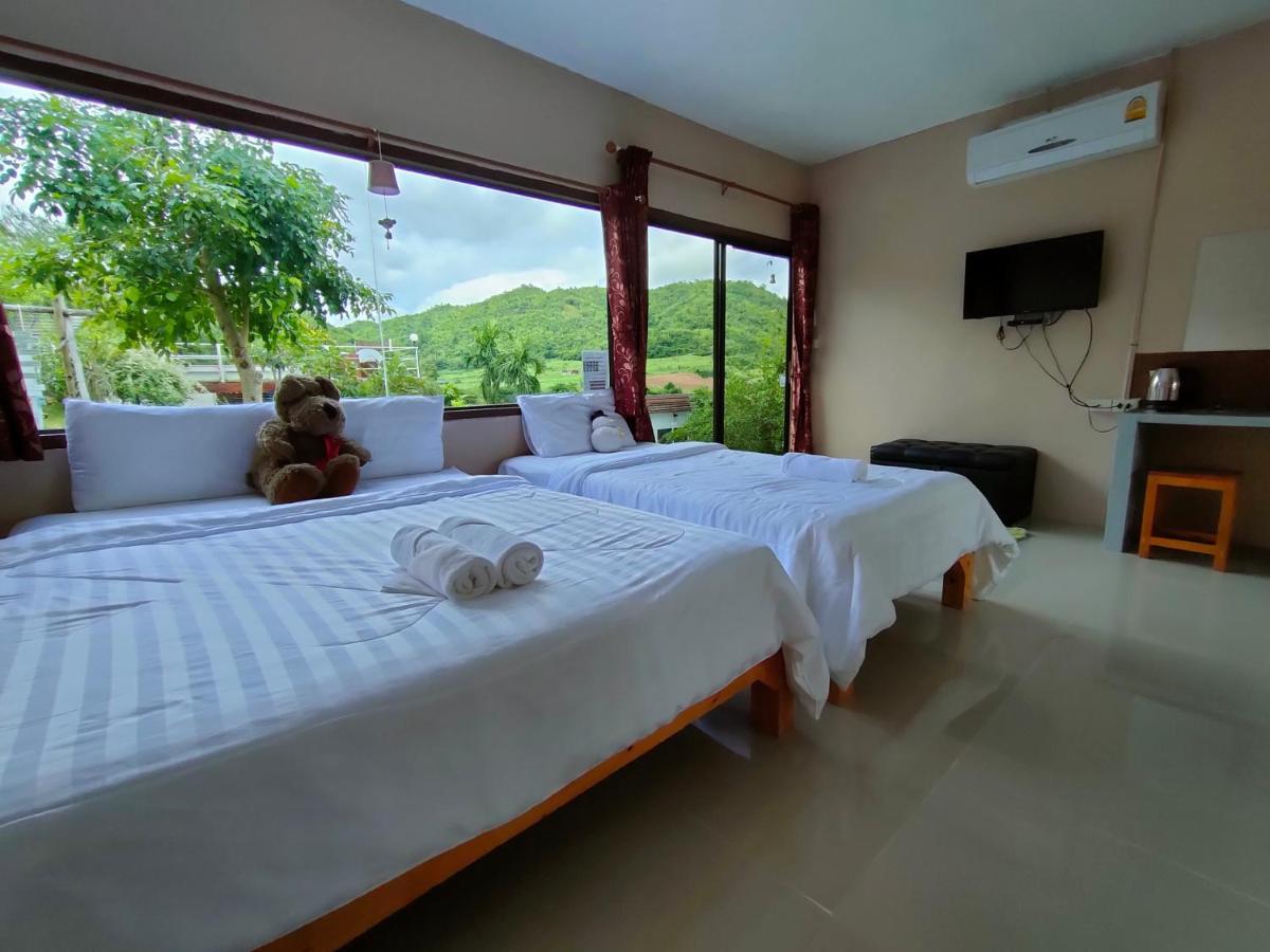 Guest house Baan Mai Hom Suan Phueng