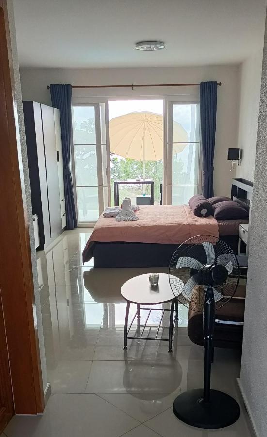 Beachfront Pool And Apartamento Koh Chang