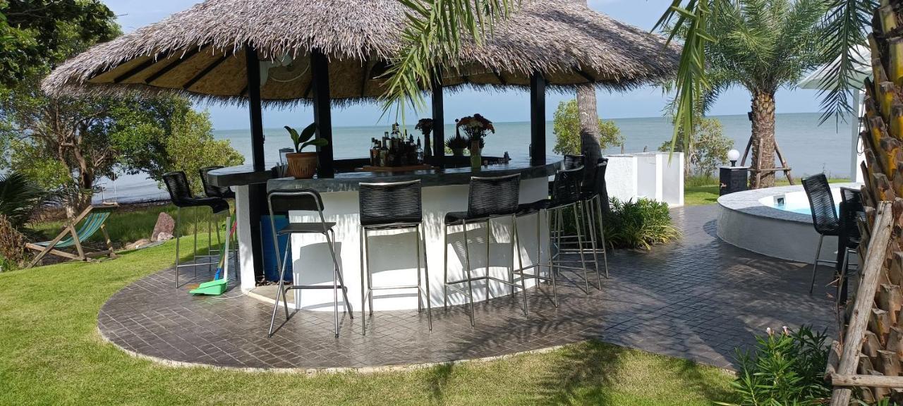 Beachfront Pool And *