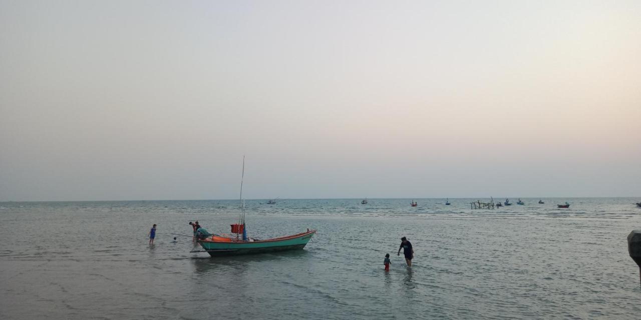 Resort Yahle เยห์เล่วิลล่า Chao Lao Beach