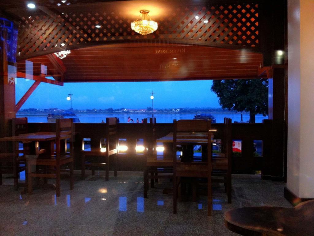 Hotel Riverfront 3*