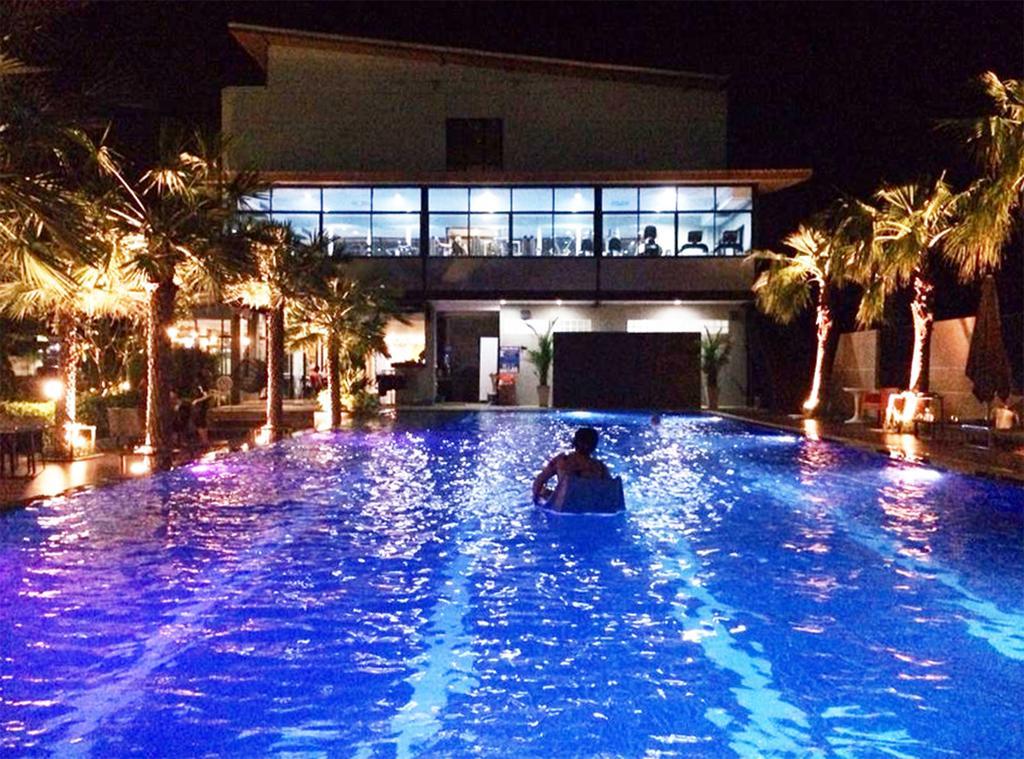 Ray Hotel