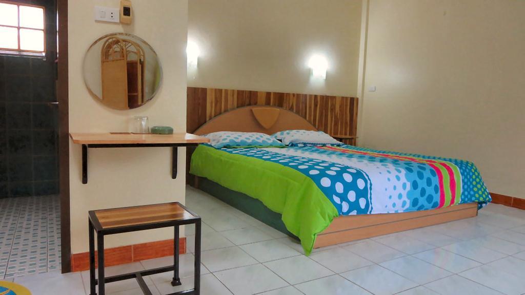 Dao - Dao Cafe Hostel Bang Lamung