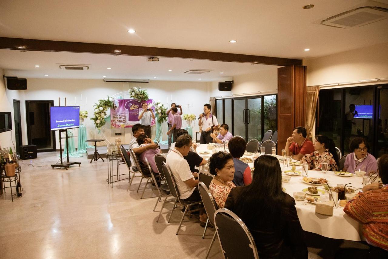 Resort วันสุขรีสอร์ทสุโขทัย *