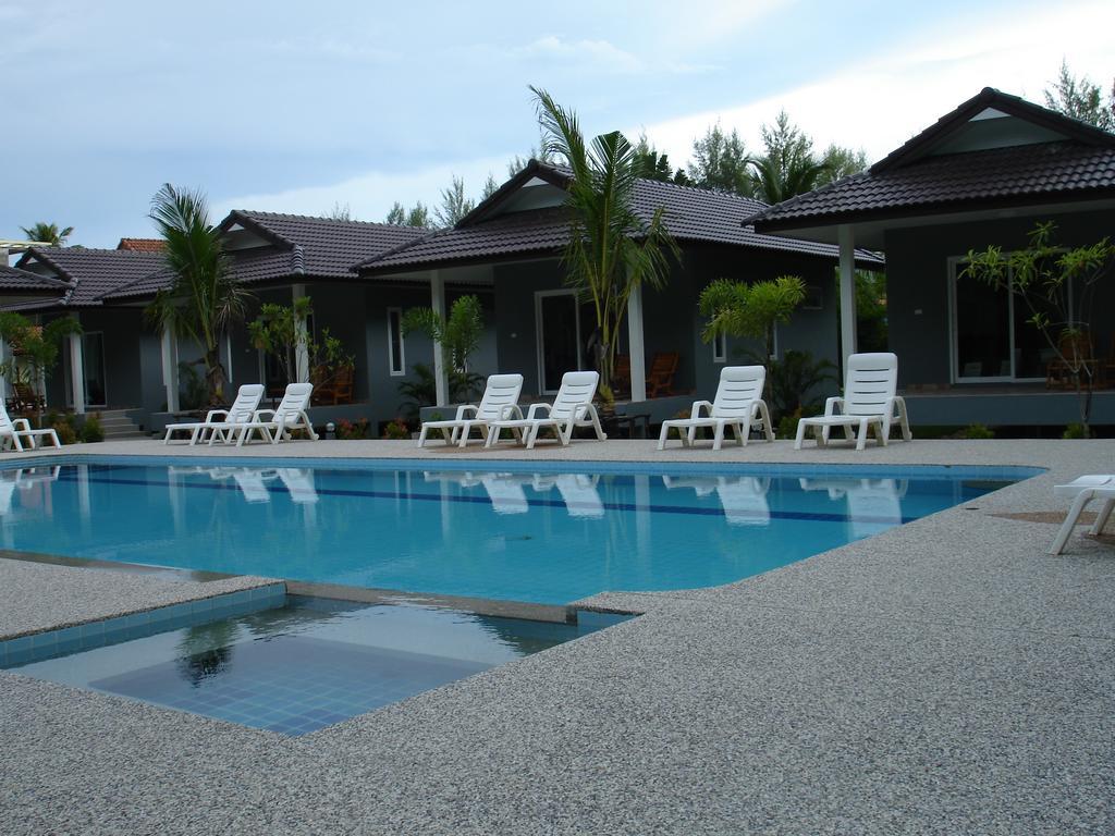 Cousin Koh Kho Khao Resort 2*