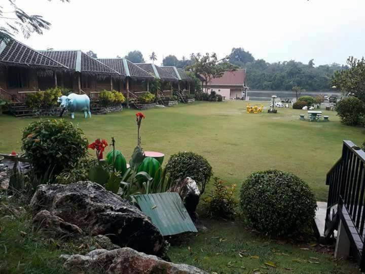 Resort Bamboo House Kanchanaburi