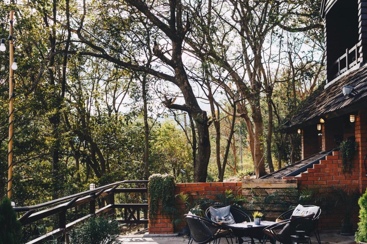 Hotel Issara Boutique Winery Muak Lek