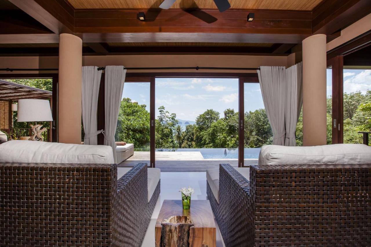 Lydia, Resort