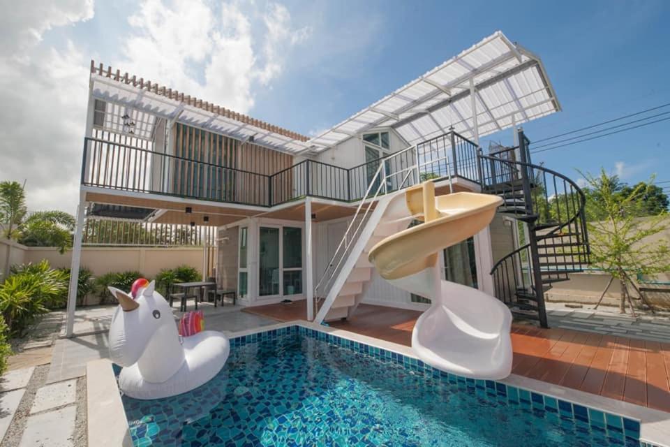 Pool Lay Hotel 3*