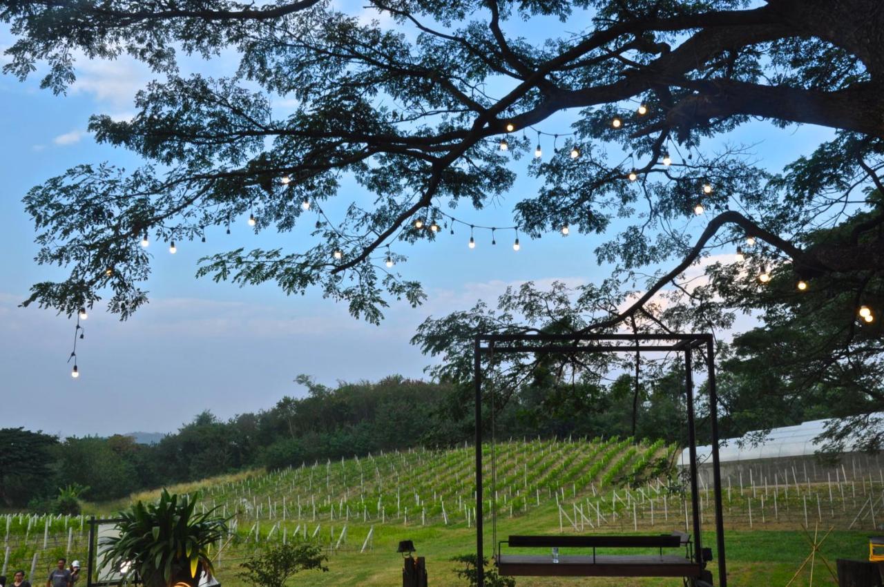 Issara Boutique Winery Hotel 4*