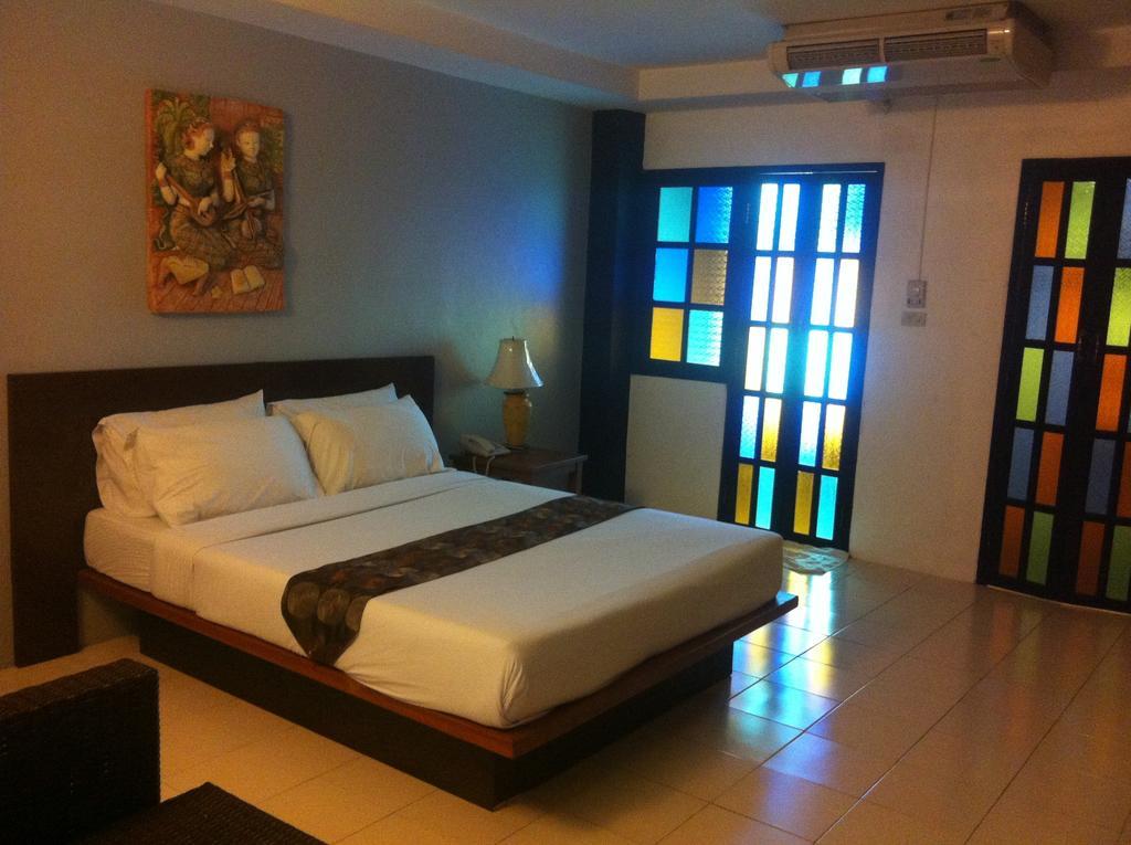 Hotel Bangkok Travel