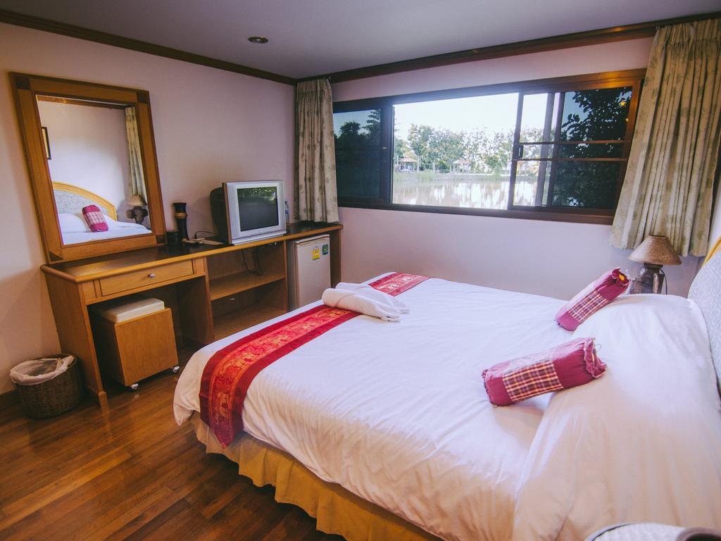 Tanita Lagoon Hotel 3*