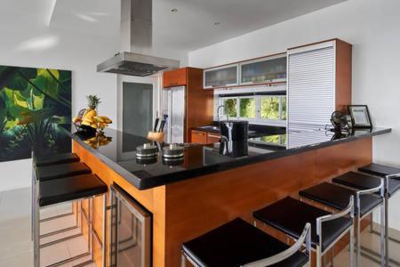 Ginborn 5 Bedroom Pool With Sea View In Pousada Praia de Kata