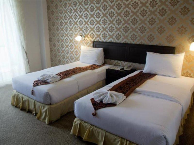 Golden Dragon 3* Sing Buri