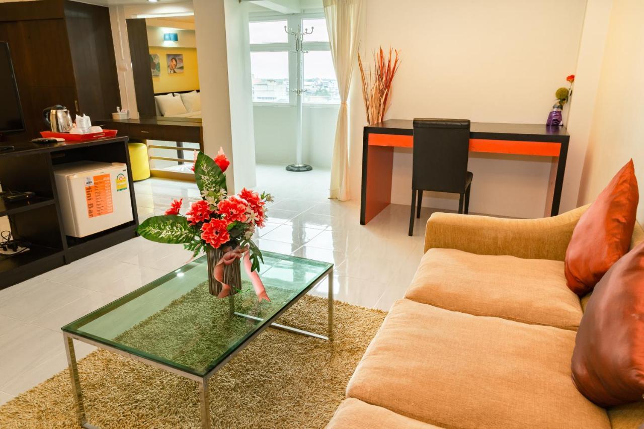 The One Surat Hotel 3*