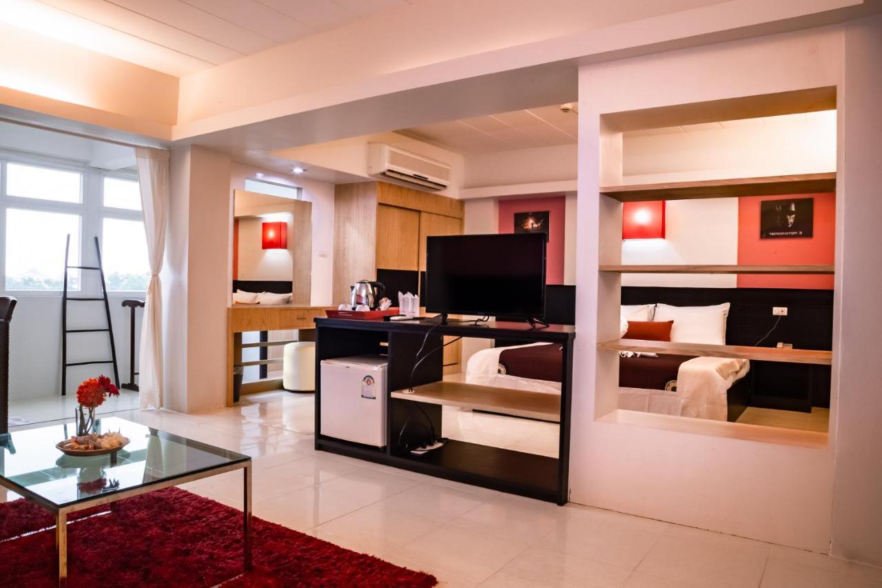 Hotel The One Surat 3*