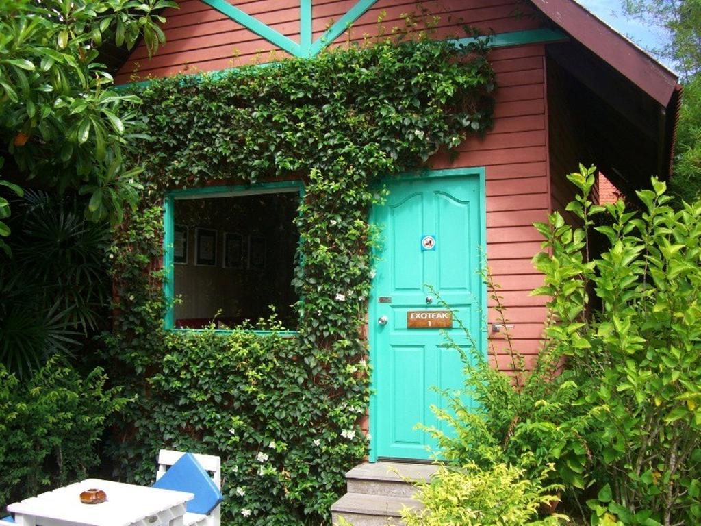 Pictory Garden 4*