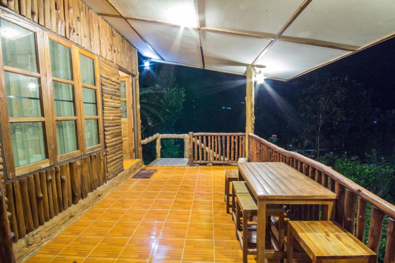 Guest house บ้านสวนศรเพชร *