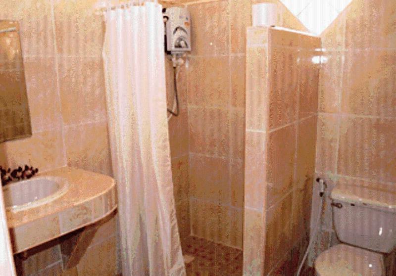 Udom Bungalow 2*