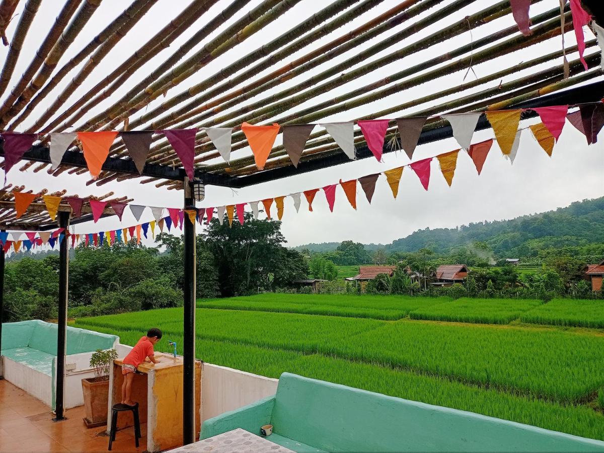 อยู่ดินกินดีฟาร์มสเตย์ Guest house Mae Rim