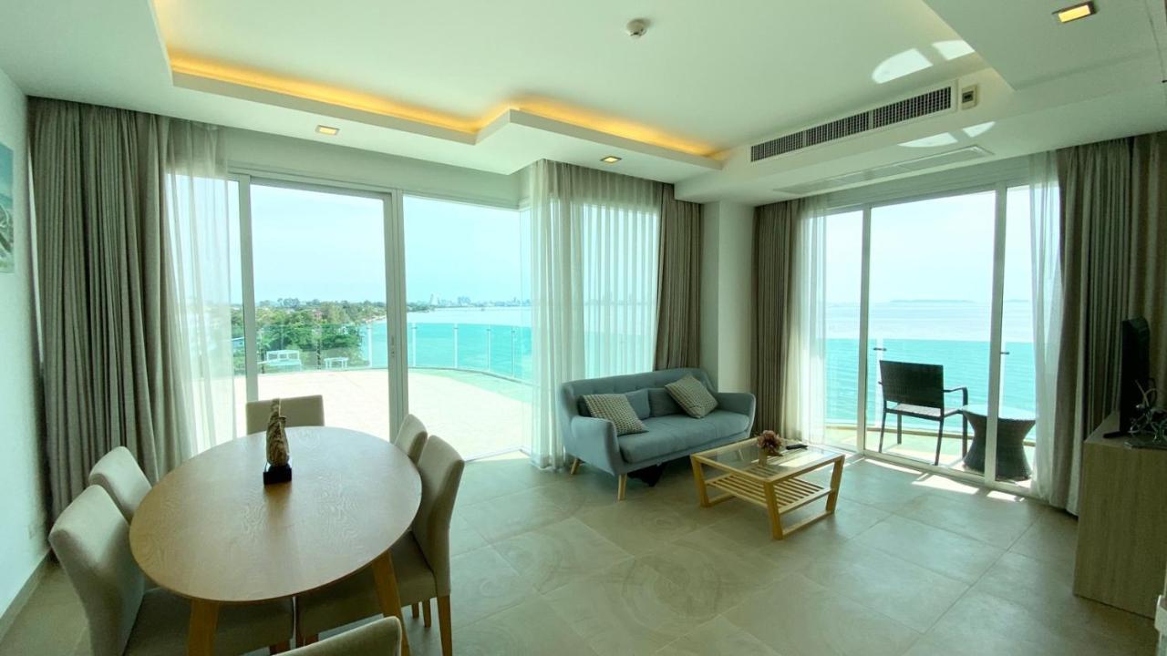 Paradise Ocean View Front In Pattaya Apartment