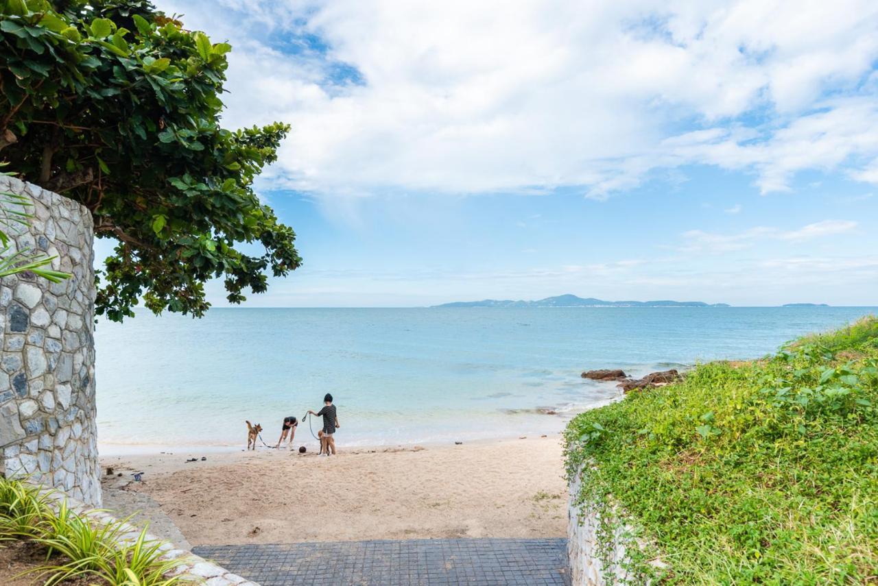 Majestic Pool 4 Bedrooms Private Pousada Pattaya