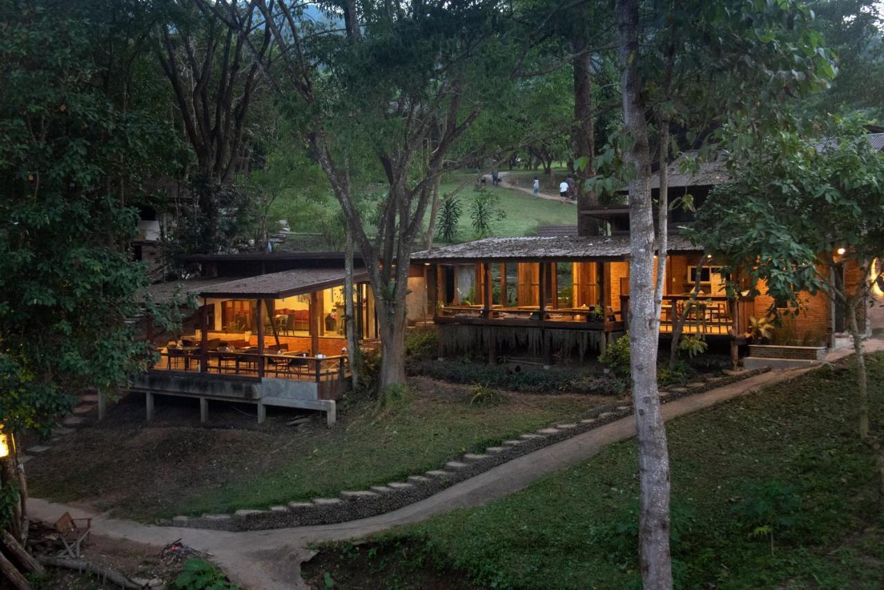 Resort Tawan Riverside