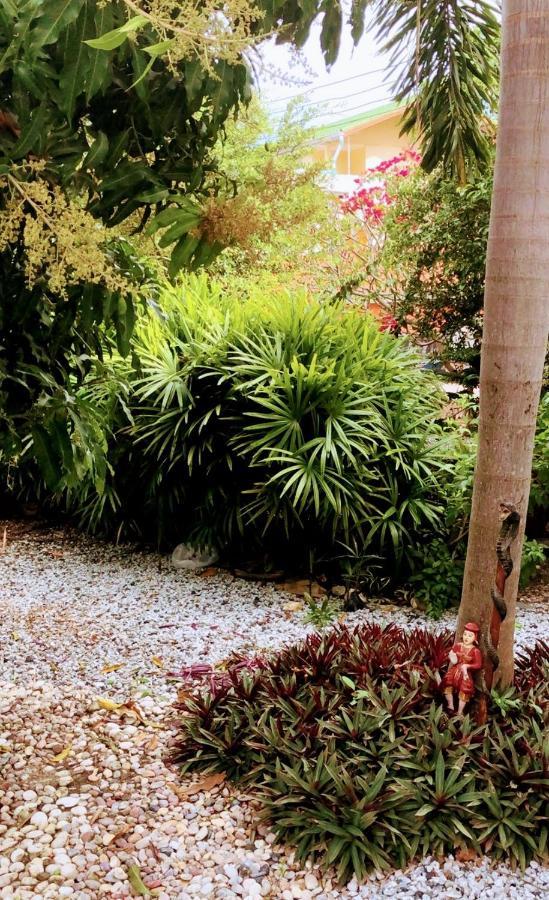 Daisy's 2 Bedroom Family For Up To 5 Guests With Garden & Bbq Holiday home Koh Samet