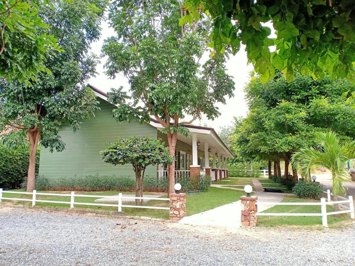 The Land Farm 3*