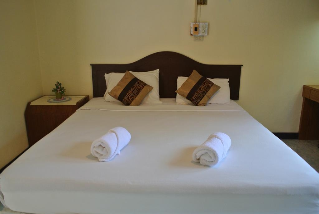Clean Wave Apartment Chumphon