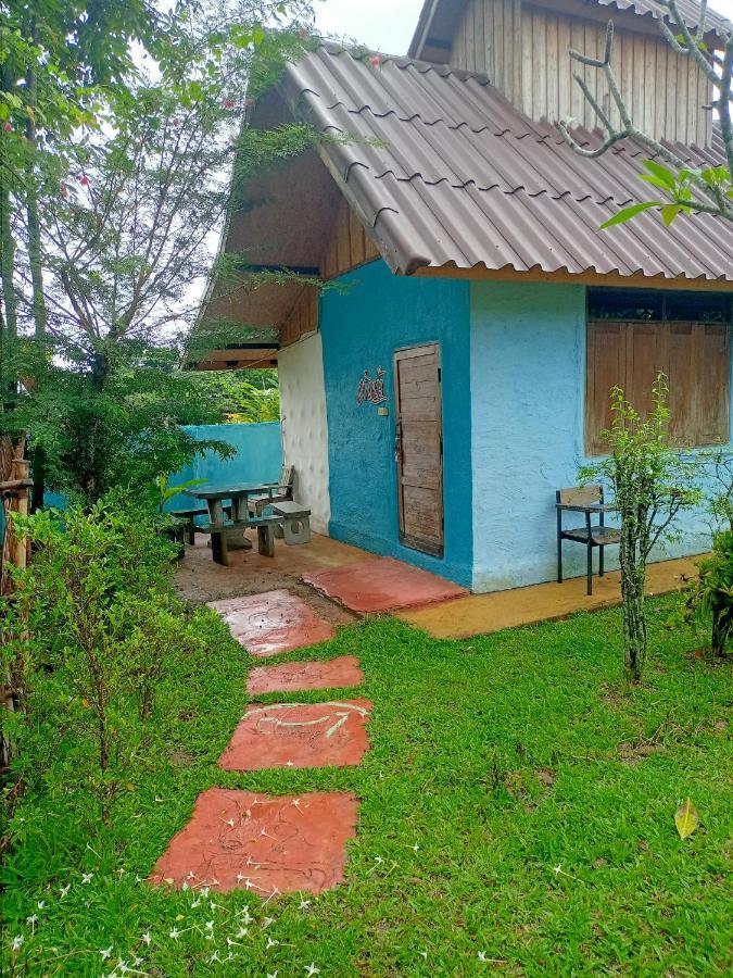 Guest house อยู่ดินกินดีฟาร์มสเตย์ Mae Rim