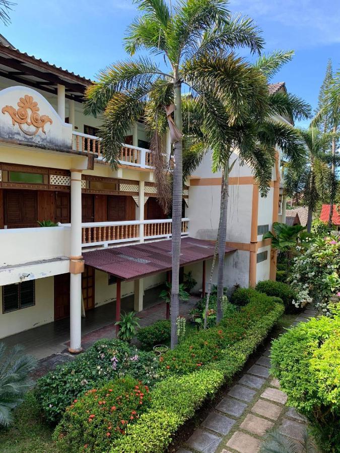 Rattana & Guest house