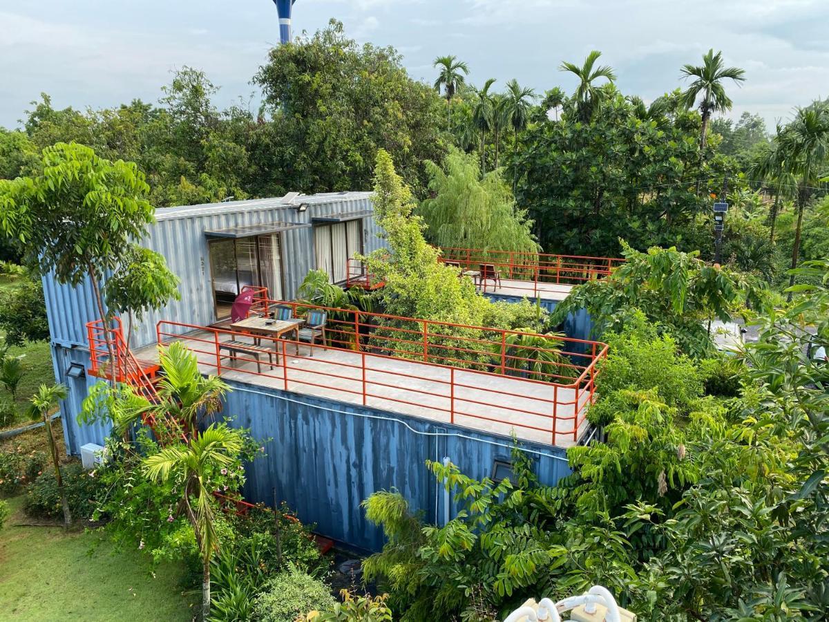 Resort Hiddenbox
