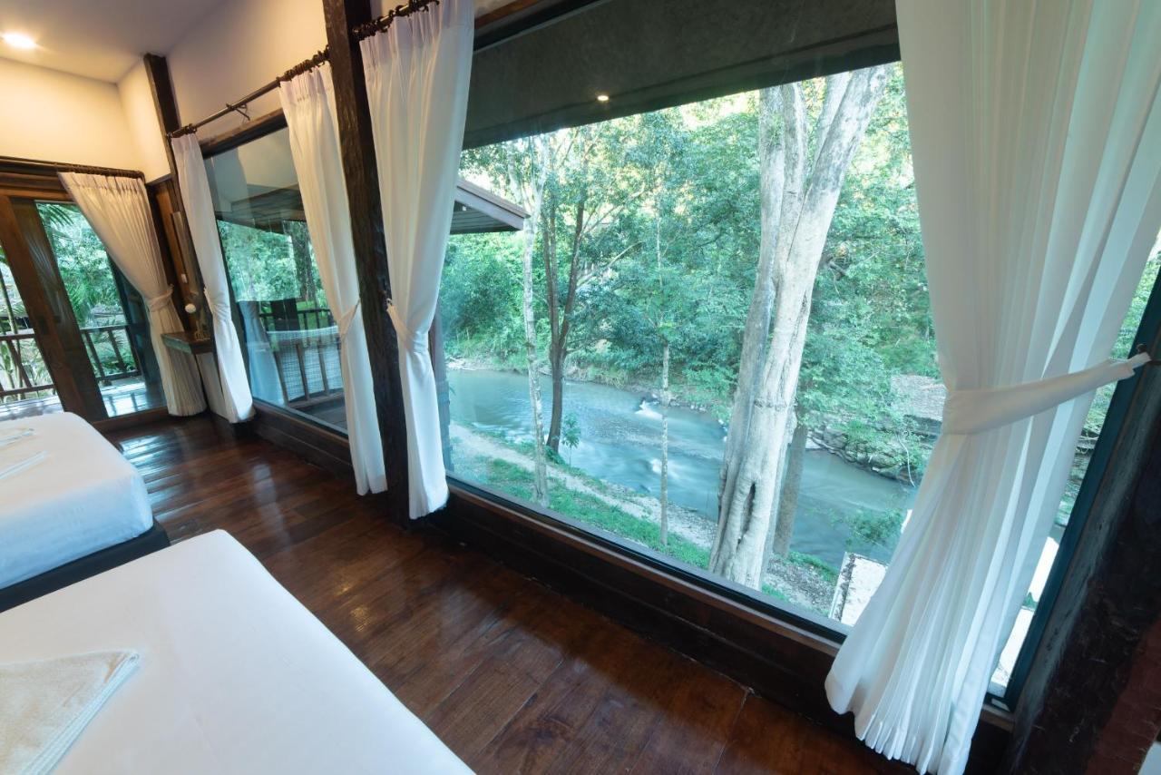 Tawan Riverside * Mae Wang