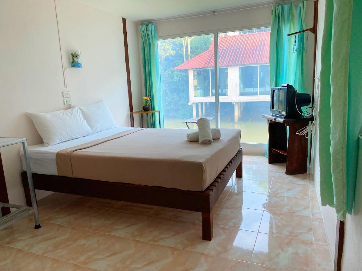 Resort Banpak Suankaew Talaynoi *