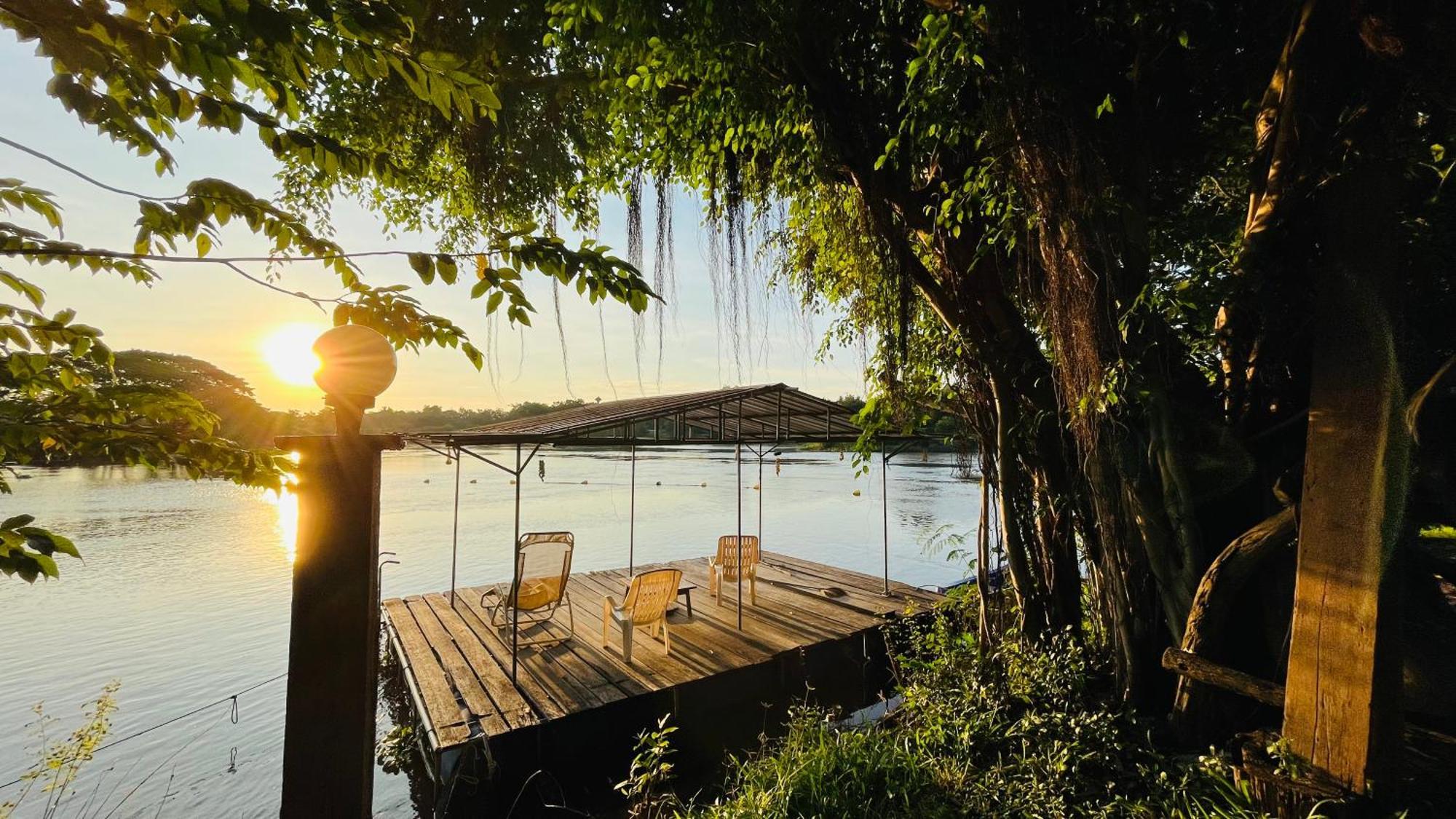 Resort Moon River