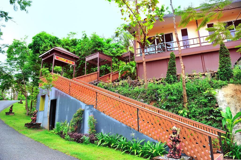Raya Buri Kanchanaburi 4*