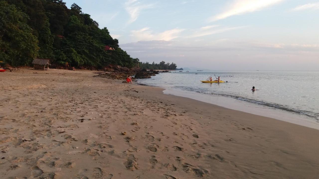 Guest house Kohjum Seafront 2*