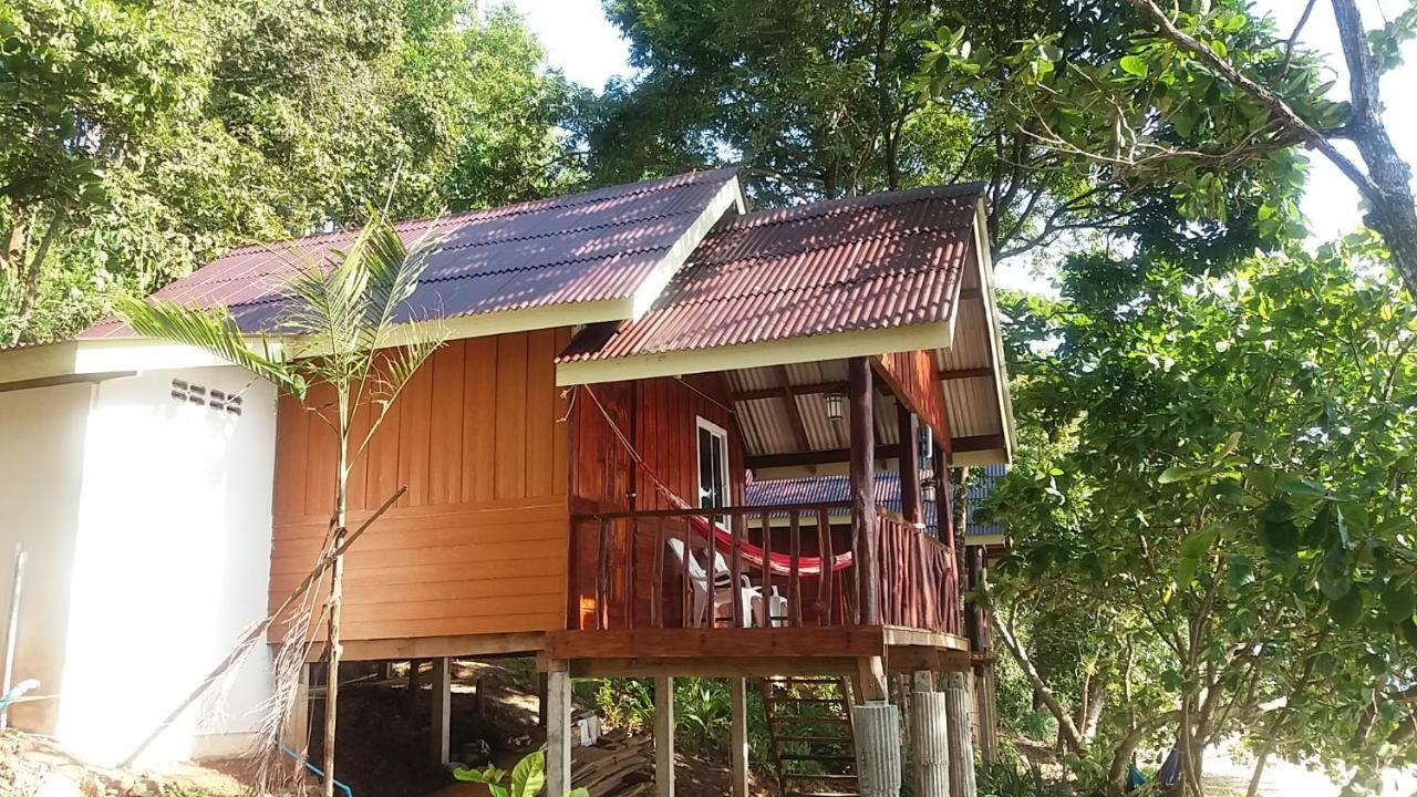 Kohjum Seafront Guest house Koh Jum