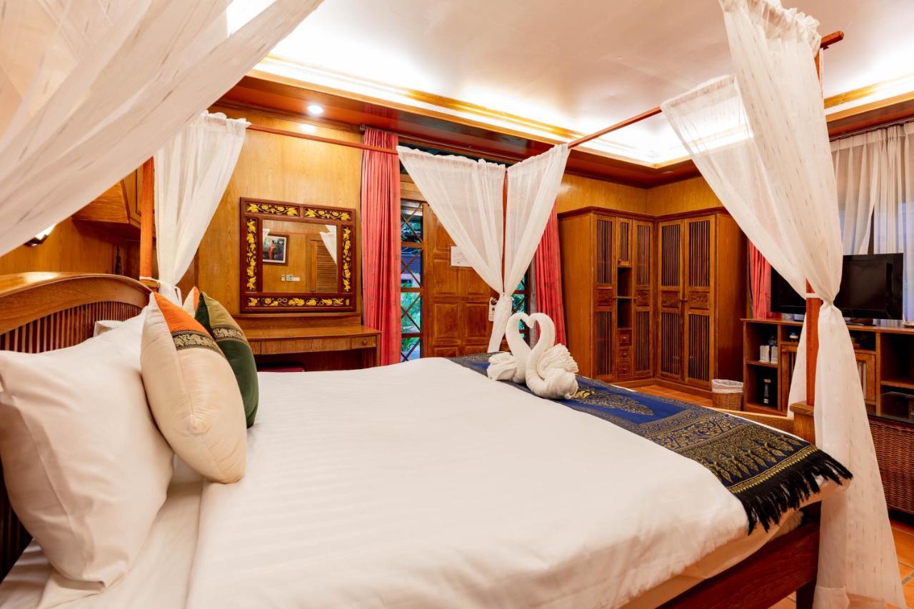 Royal Phawadee Village - 2 Minutes Walk To The Hotel