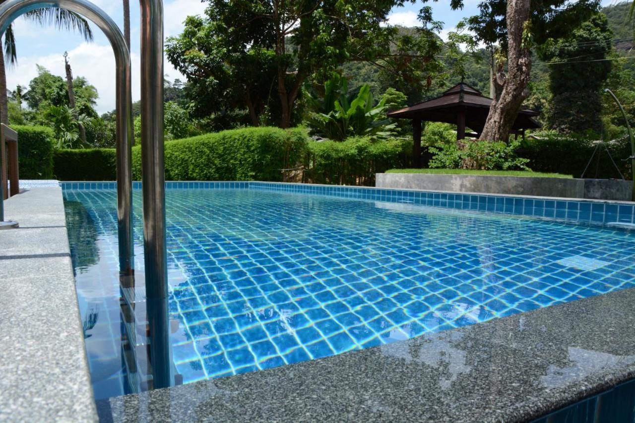 Filou Orchid Pool Access 29 63 *
