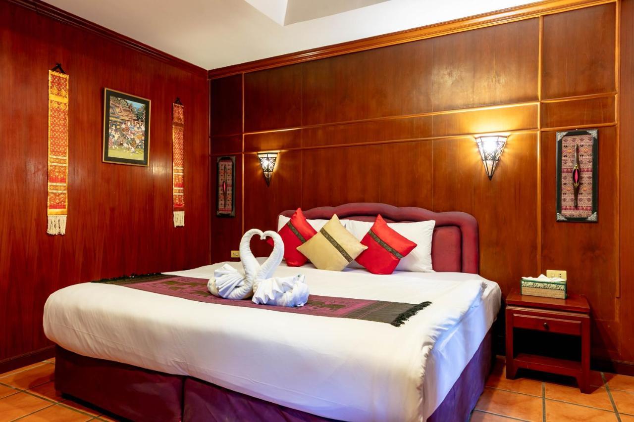 Hotel Royal Phawadee Village - 2 Minutes Walk To The