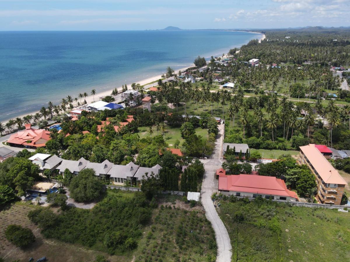 Resort Baan Grood Arcadia &